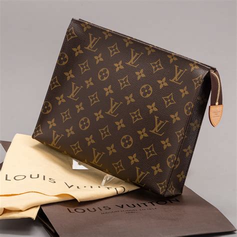 louis vuitton mens toiletry bag|Louis Vuitton toiletry bag 26.